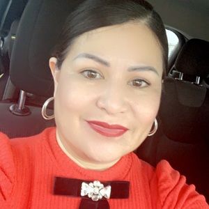 Meet your Posher, Yesenia